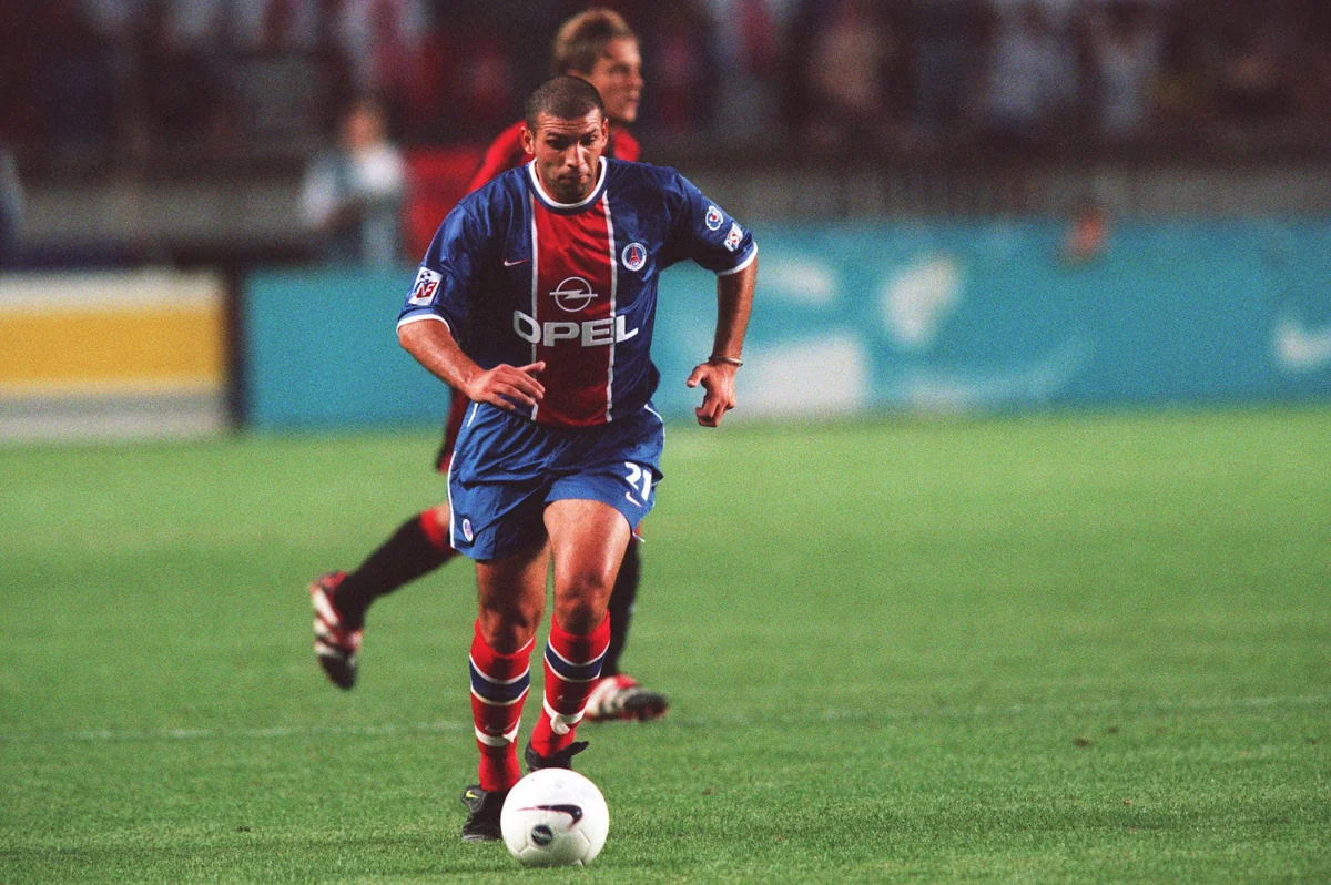 Экс-форварду ПСЖ ампутировали ногу