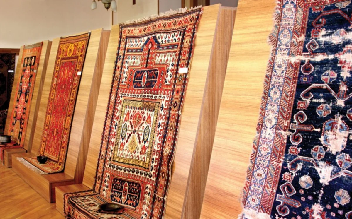 Azerbaijan reduces supply of carpets from Turkiye