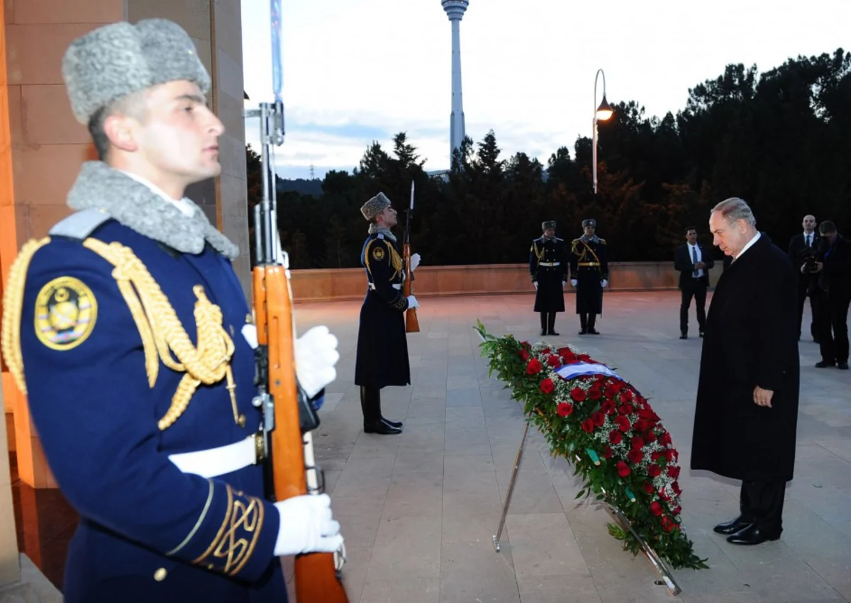 İsrailin baş naziri Şəhidlər xiyabanını ziyarət edib