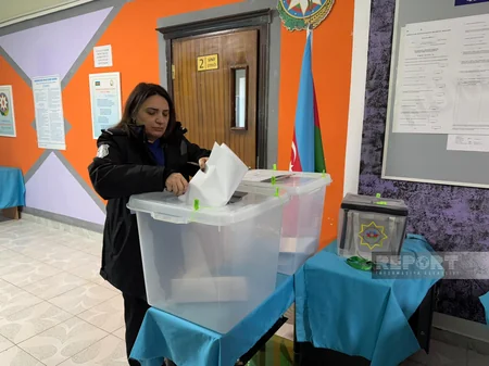 Polling station chair in Khazar Second Constituency No. 13: Citizens freely exercise their right to vote