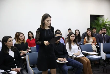 Seçenov Universitetinin Bakı filialında Leyla Əliyevanın təşəbbüsü ilə poeziya gecəsi keçirilib - FOTO