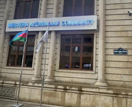 İcmanın ofisinin yerləşdiyi küçəyə Mirzə Qədim İrəvaninin adı verilib