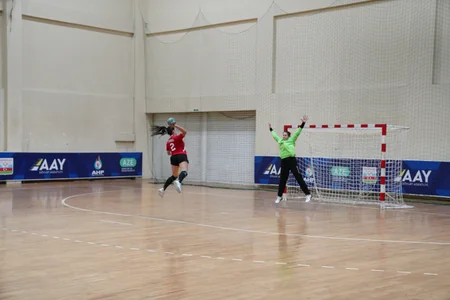 Qadın həndbolçular arasında Azərbaycan çempionatında turun mərkəzi oyunu keçirilib