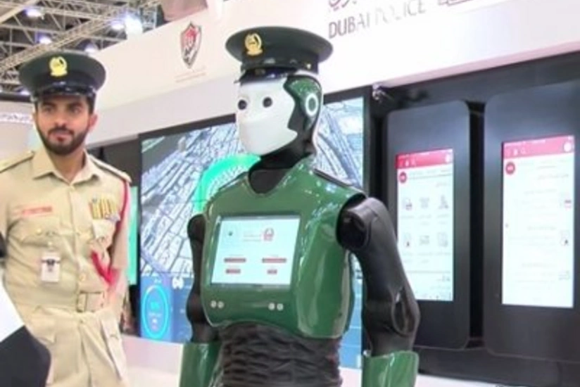 В Дубае начнет работать первый робот-полицейский