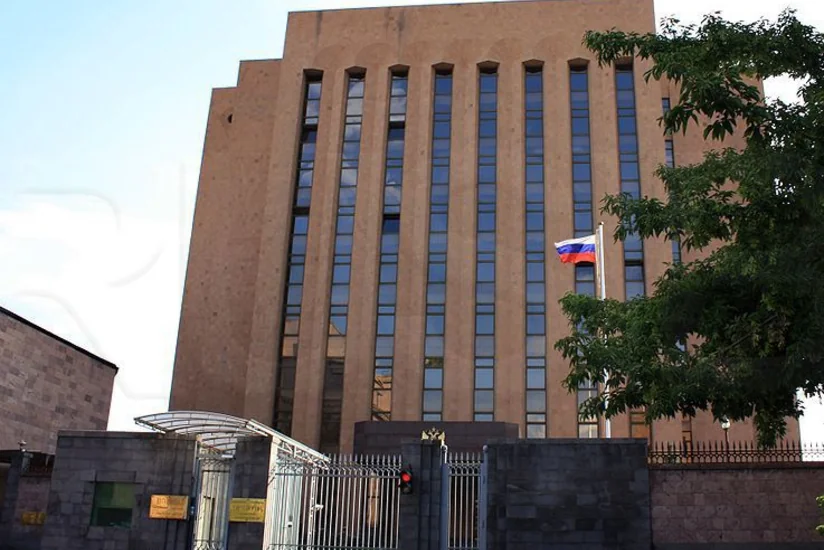 ​Армяне требуют вывода российской военной базы с территории страны
