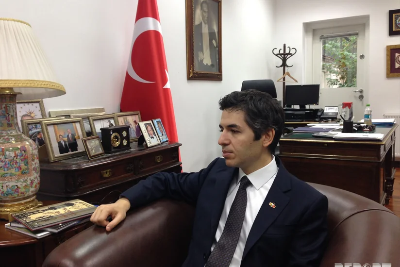 Türkiyə səfiri: “Rusiya-Türkiyə yaxınlaşmasının Qarabağ münaqişəsinin həllinə töfhə verəcəyinə ümid edirik” - MÜSAHİBƏ