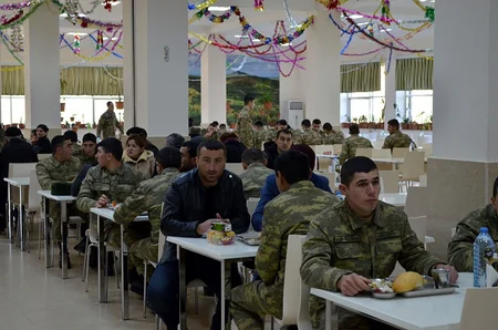 Bu gün bütün hərbi hissələrdə “Açıq qapı” günü keçirilib