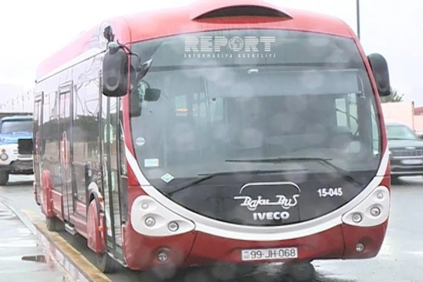“BakuBus”un avtobusu yolu keçmək istəyən piyadanı vurub - FOTO