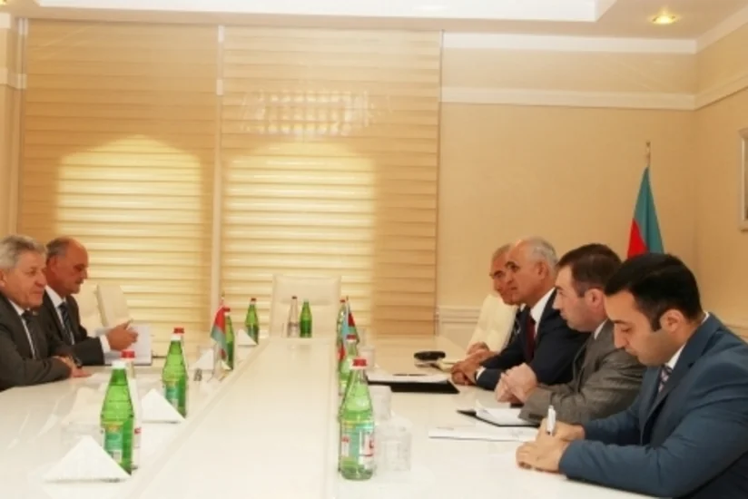 Şahin Mustafayev Belarusun Azərbaycandakı səfiri ilə görüşüb