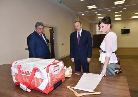 ​Prezident İlham Əliyev birinci Avropa Oyunları Əməliyyat Komitəsinin baş ofisində yaradılan şəraitlə tanış olub
