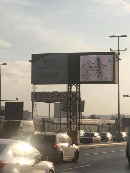 Bakıdakı elektron tablolarda “Qarabağ Azərbaycanındır!” ifadəsi yerləşdirilib