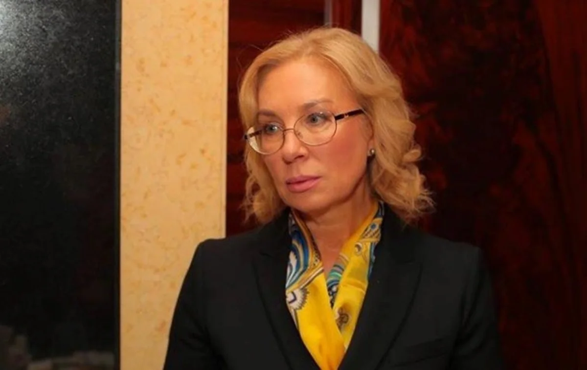 Украинский омбудсмен упала в обморок во время выступления Порошенко - ВИДЕО