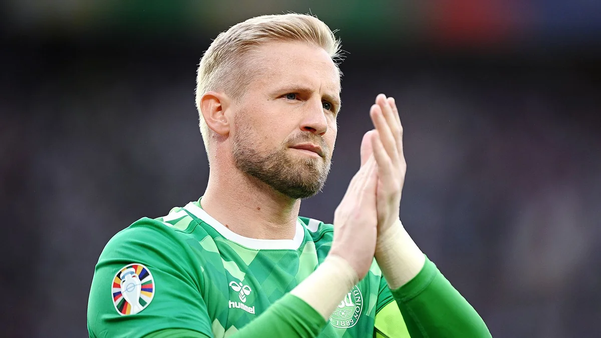 Şotlandiya klubu Danimarka millisinin qapıçısını transfer edib