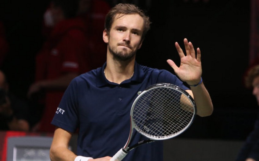 Dünyanın bir nömrəli tennisçisi profilindən Rusiya bayrağını götürüb