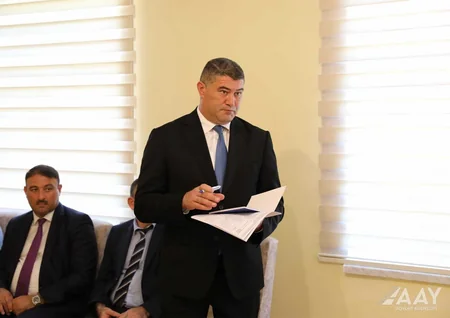 Saleh Məmmədov İsmayıllı və Ağsu rayonlarından olan vətəndaşları qəbul edib