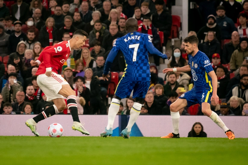 Mançester Yunayted evdə Çelsi ilə heç-heçə edib