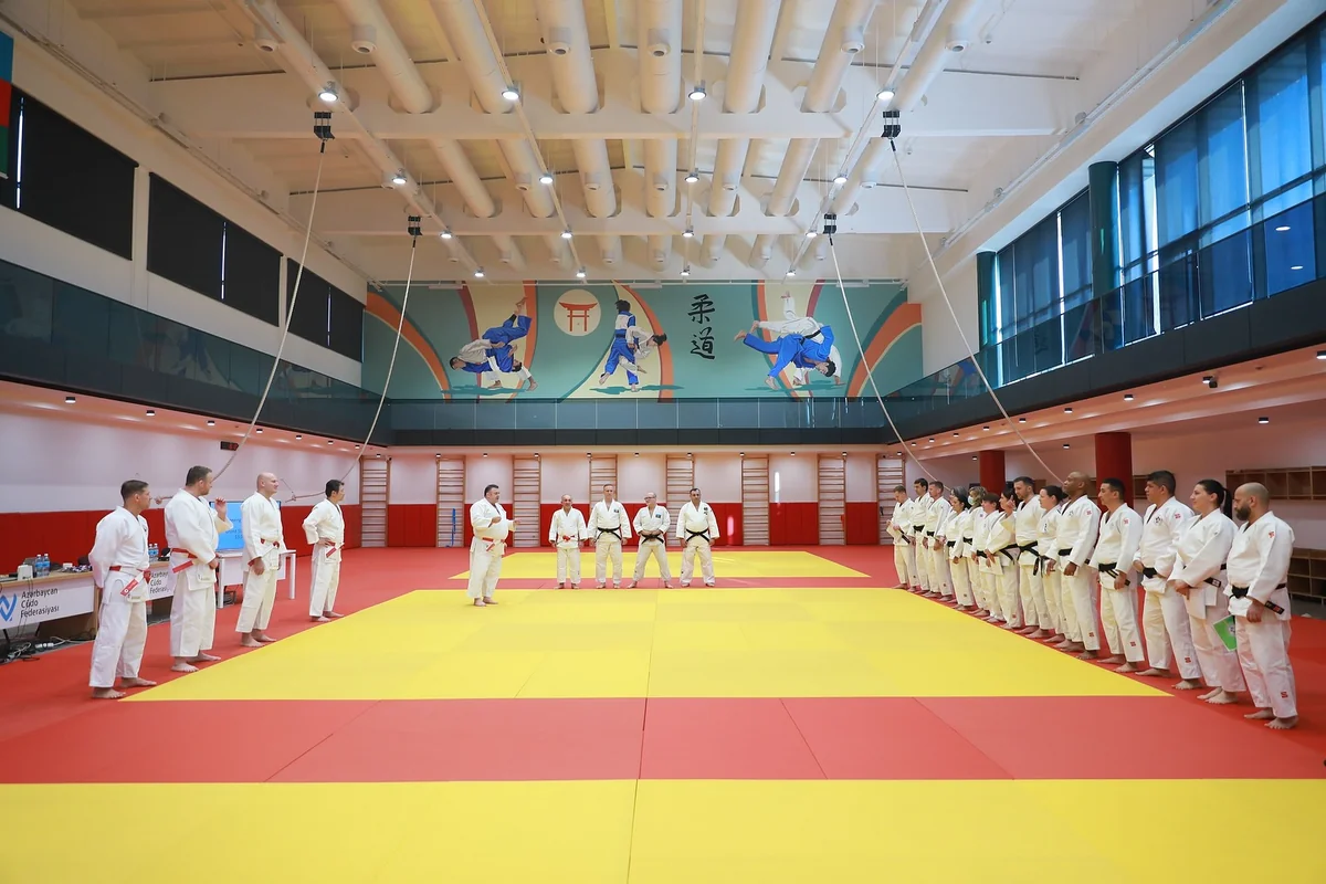 Bakıda keçiriləcək Böyük Dəbilqə turniri öncəsi hakimlər üçün seminar təşkil olunub