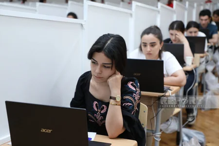 İctimaiyyət nümayəndələri müəllimlərin işə qəbulu üzrə imtahanları izləyiblər