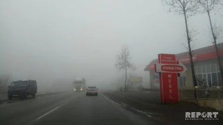 Qatı duman Bakı-Qazax avtomobil yolunda nəqliyyatın hərəkətində çətinliklər yaradıb - FOTO