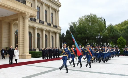 Azərbaycanda Xorvatiya Prezidentinin rəsmi qarşılanma mərasimi olub