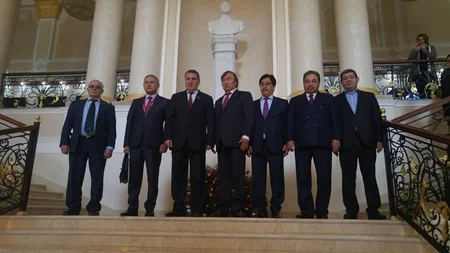 Məşhur qazaxıstanlı yazara Azərbaycanda fəxri ad verilib