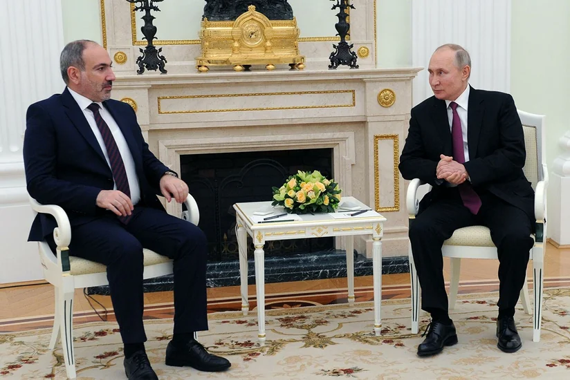 Путин обсудит с Пашиняном ситуацию в Карабахе