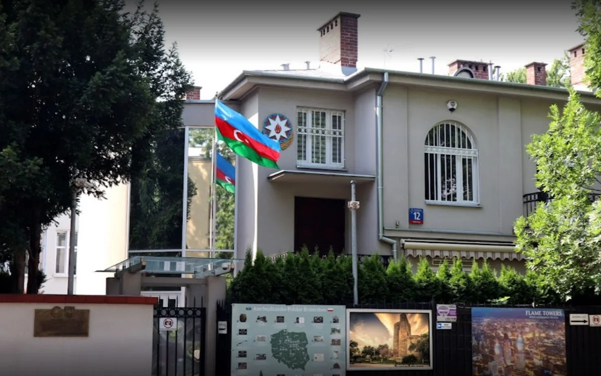 Səfirlik Ukraynadan Polşaya gələn azərbaycanlılara müraciət edib