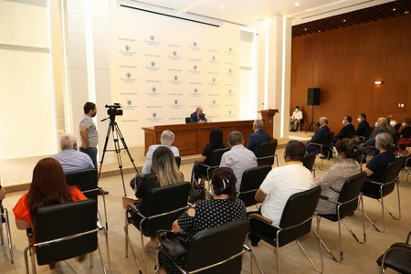 YAP-a birləşən siyasi partiyaların nümayəndələrinə üzvlük vəsiqələri təqdim olunub
