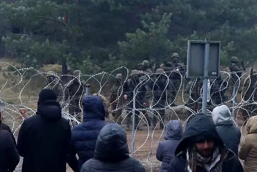 Власти Польши задержали 100 мигрантов при попытке пересечь границу