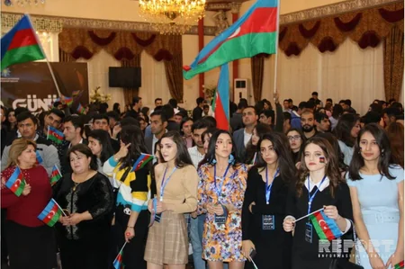 Gəncədə Bayraq günü münasibəti ilə əyləncəli tədbir keçirilib - VİDEO - FOTO