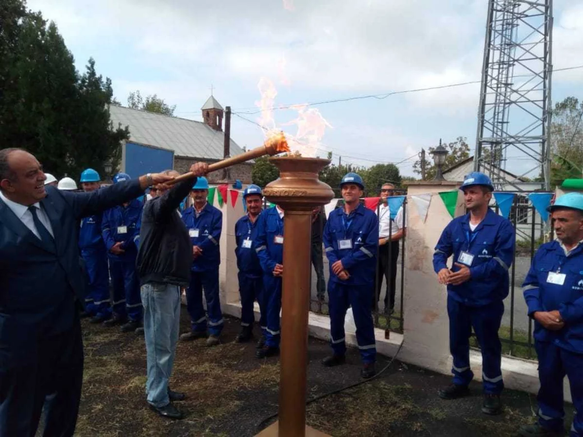 Azərbaycanda daha bir kəndə təbii qaz verilib