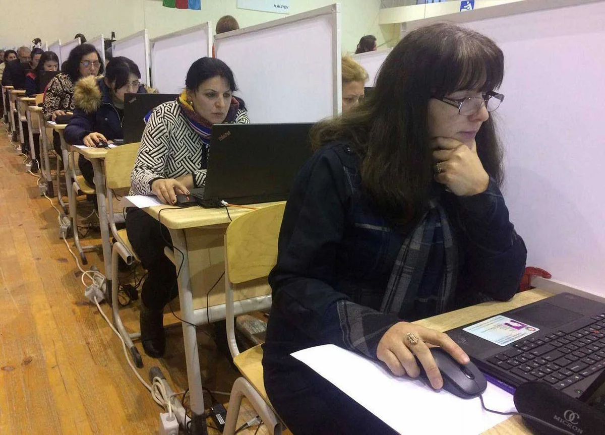 Kürdəmirdə diaqnostik qiymətləndirmədə iştirak edən müəllim bütün sualları cavablandırıb