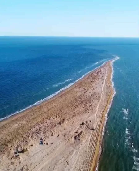 Директор Абшеронского нацпарка: Несмотря на колебания уровня воды, рельеф косы Шах-дили не меняется