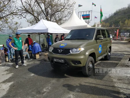 По дороге Ханкенди-Лачын беспрепятственно проехали автомобили миротворцев