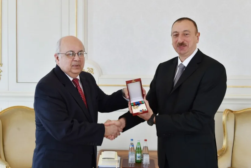 ​Prezident İlham Əliyev İsgəndəriyyə Kitabxanasının direktorunu “Dostluq” ordeni ilə təltif edib