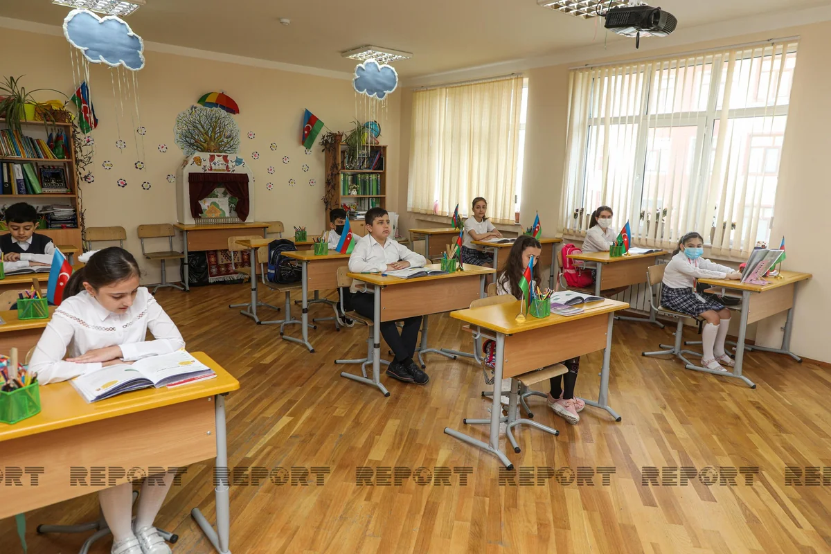 Azərbaycanda şagirdlərin yerdəyişməsi dayandırılıb