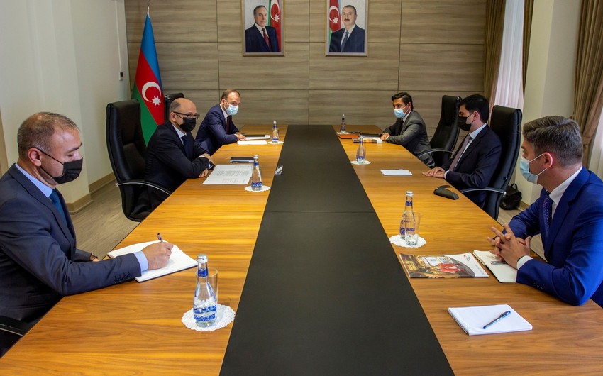 Energetika naziri “Neqsol Holding” və şirkətinin nümayəndələrini qəbul edib