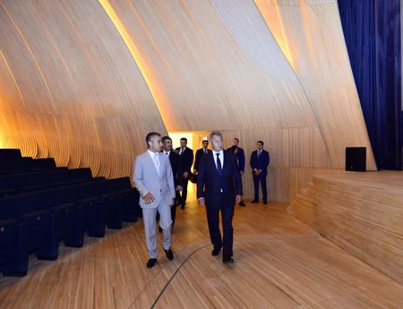 Rusiyanın müdafiə naziri Heydər Əliyev Mərkəzi ilə tanış olub