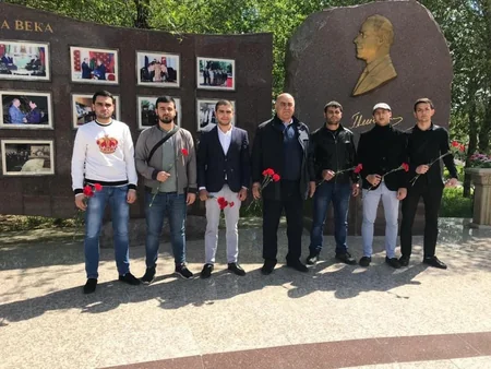 В Волгограде и Астрахани почтили память Гейдара Алиева