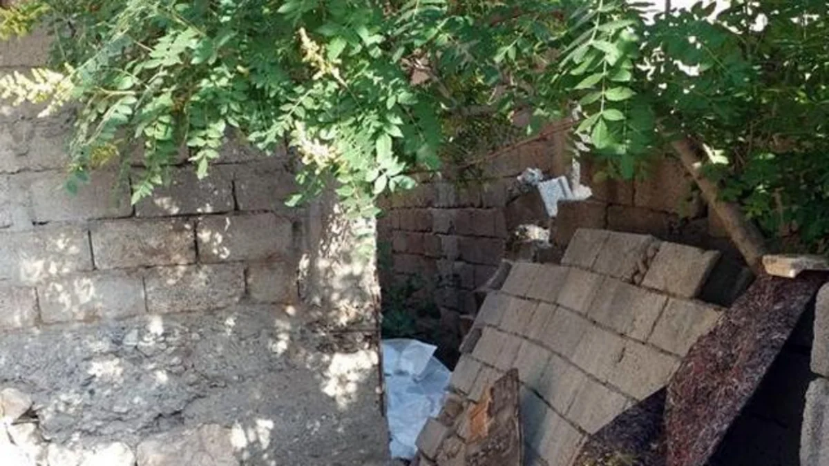 Xızıda 16 yaşlı gənc evin damından yıxılaraq ağır xəsarət alıb