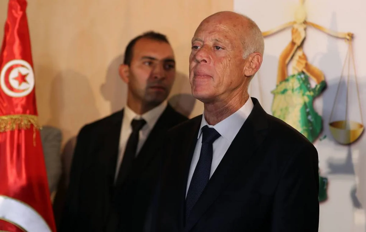 Tunis prezidenti baş naziri işdən çıxarıb parlamenti buraxdı