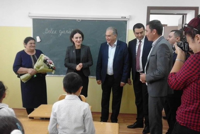 Gürcüstan dövlət naziri Marneulidəki Azərbaycan məktəbində olub