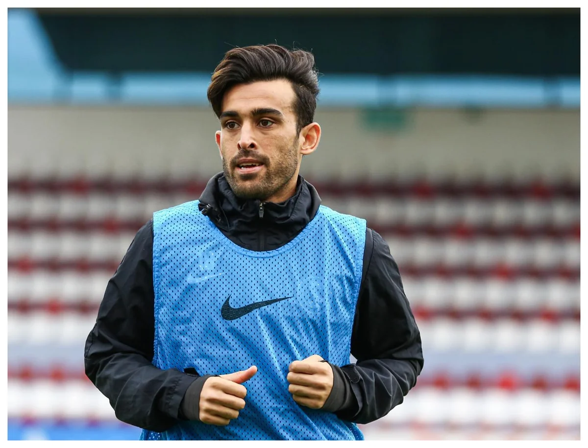 Səbail daha bir futbolçusu ilə vidalaşdı