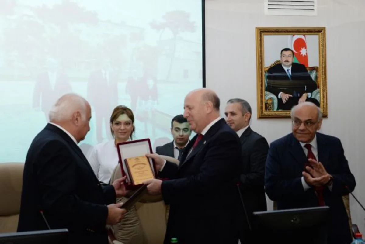 ​Rusiyanın baş onkoloquna Azərbaycan Tibb Universitetinin “fəxri doktoru” adı verilib