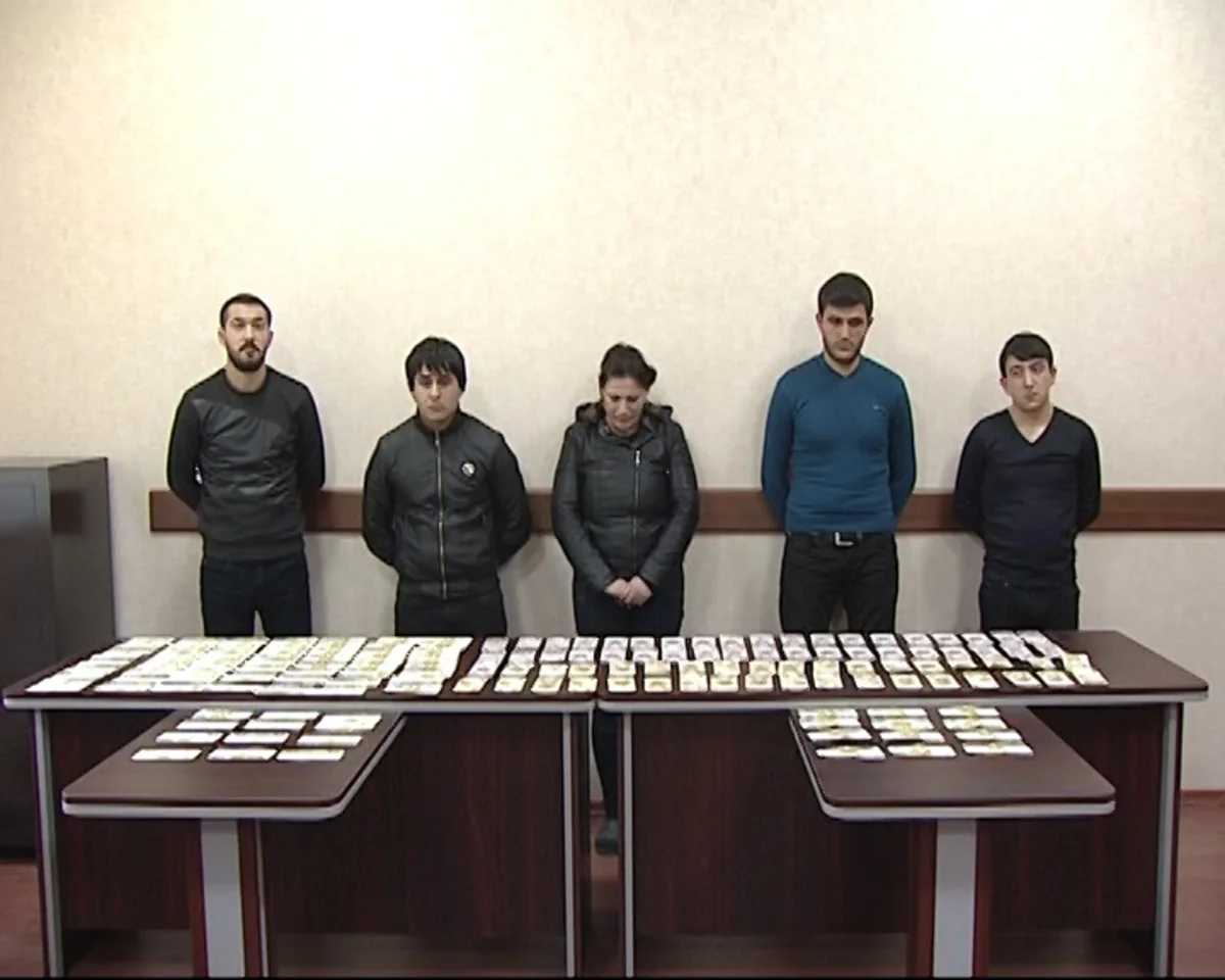 Azərbaycanda saxta pul hazırlayan dəstə üzvləri tutulub