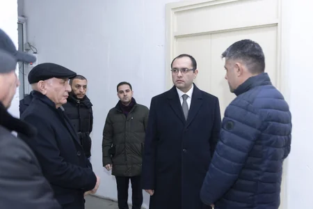 Məcnun Məmmədov Bakı və Abşerondakı müəssisələrin fəaliyyəti ilə tanış olub