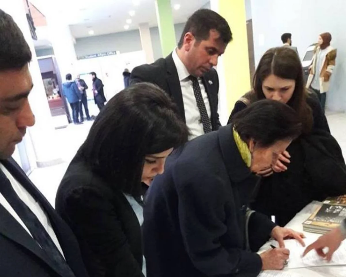 Xocalı və Srebrenitsa soyqırımında hər iki valideynini itirən gənclər dünya ictimaiyyətinə müraciət ediblər