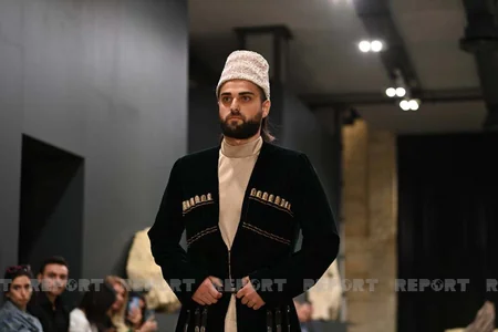Azerbaijan's national costumes demonstrated at defile in Baku