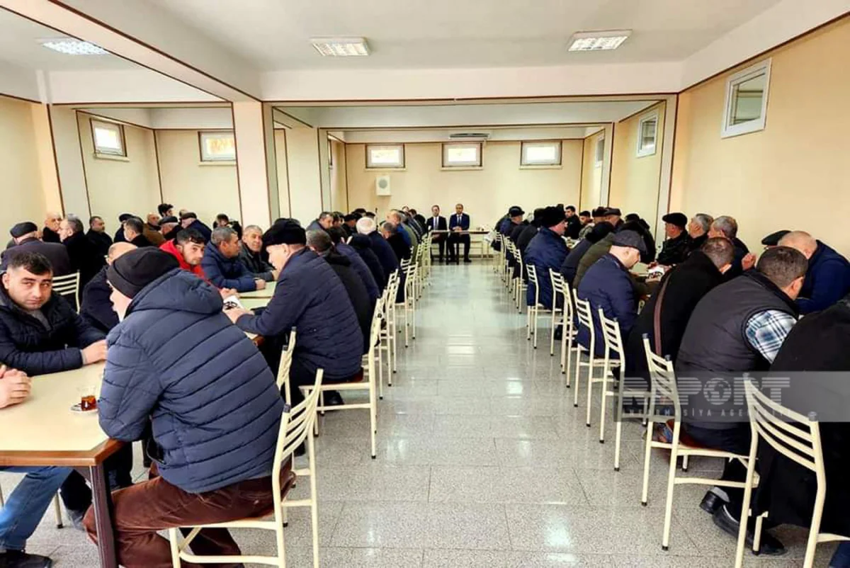 Naxçıvan şəhərində Türkiyədəki zəlzələ qurbanlarının xatirəsinə ehsan verilib