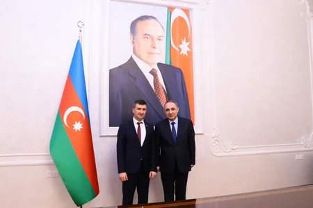 Kamran Əliyev moldovalı həmkarı ilə ikitərəfli münasibətlərin möhkəmləndirilməsi barədə danışıb